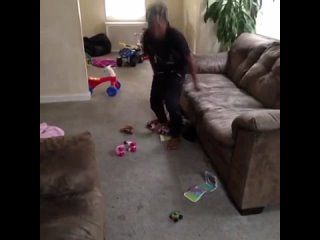 i hate it when i step on my little cousins toys (nigga vine)