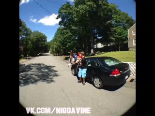 how white people lock their doors when they see black people (nigga vine)