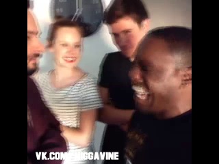 everyone has that one friend who always over-laughs at everything (nigga vine)