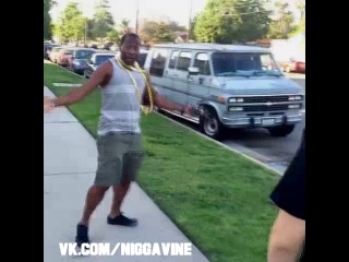 ppl become friends quick when they find out they share the same birthday (nigga vine)