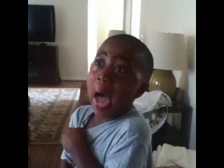 when i told my brother that there was a bug on him (nigga vine)